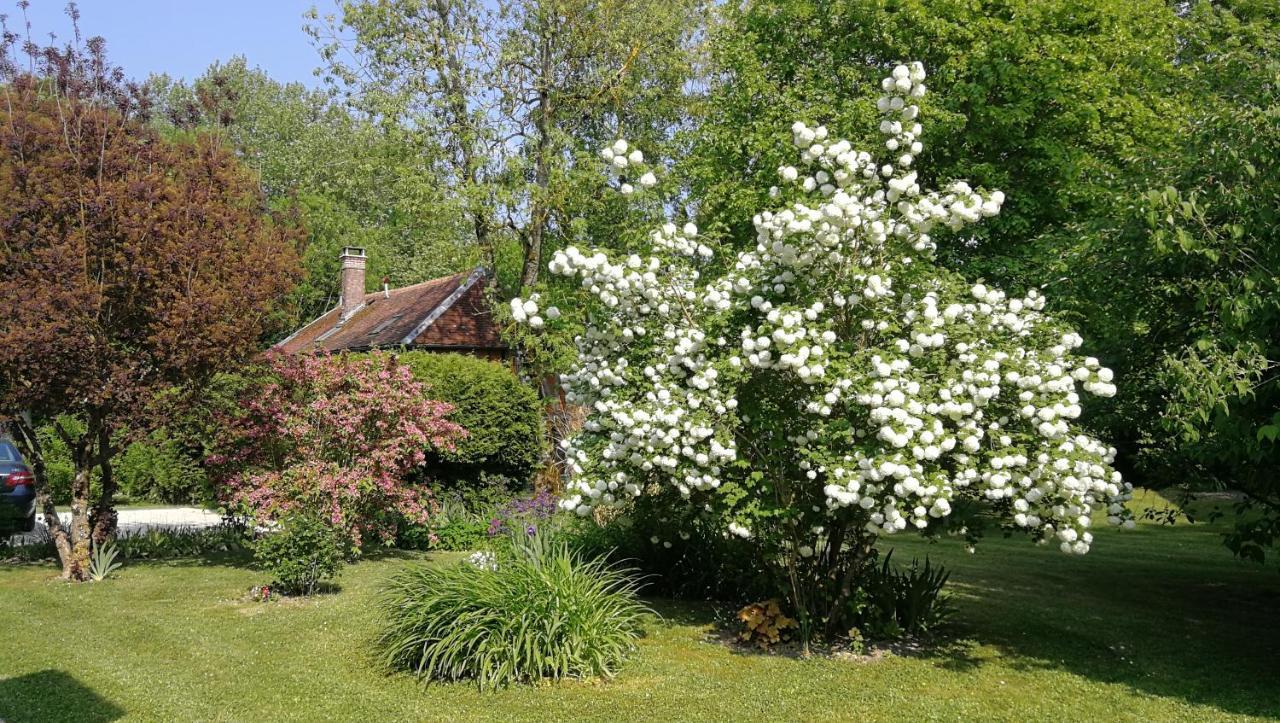 ホテル Domaine Du Carouge Lirey エクステリア 写真