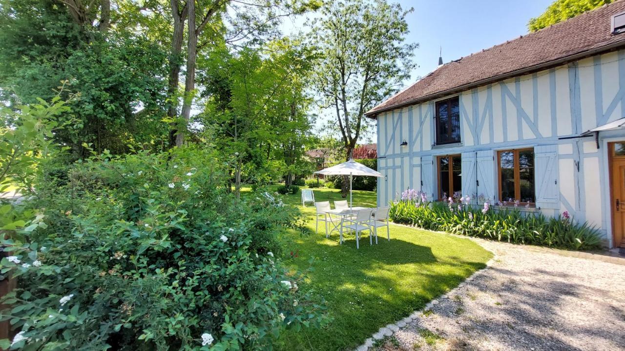 ホテル Domaine Du Carouge Lirey エクステリア 写真